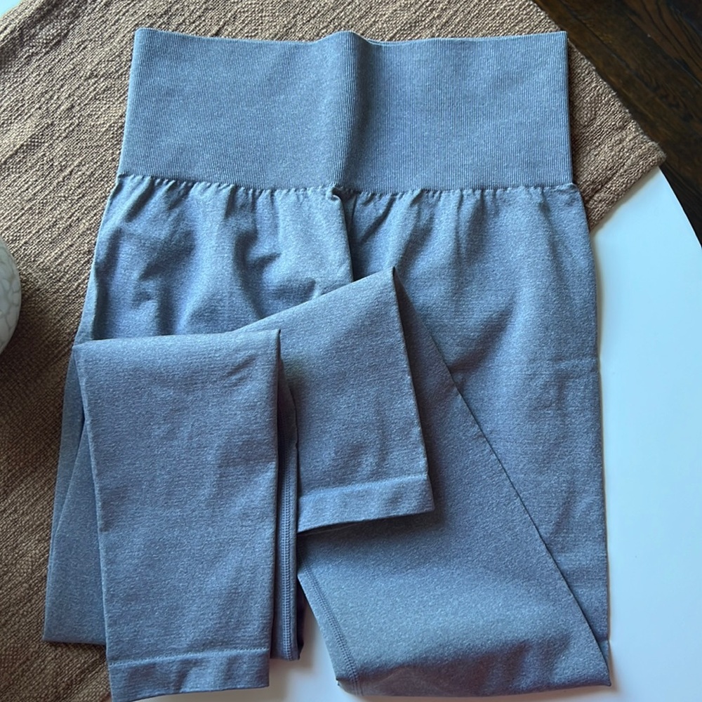 NVGTN gray contour seamless leggings only worn once